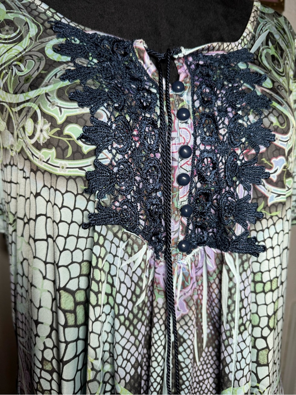 World Unity Boho Paisley Snake Print Tunic Top Lace Trim Tassel •Size L• - Picture 14 of 16